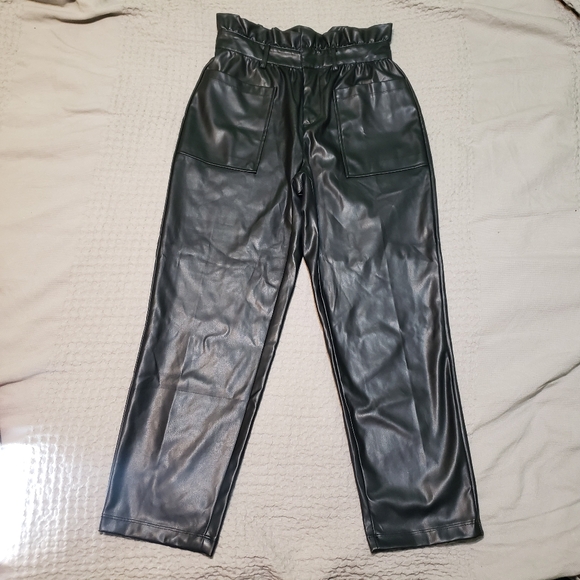 Who What Wear Black Faux Leather Paperbag Waist Wide Leg Pants Size 4 - Picture 3 of 12